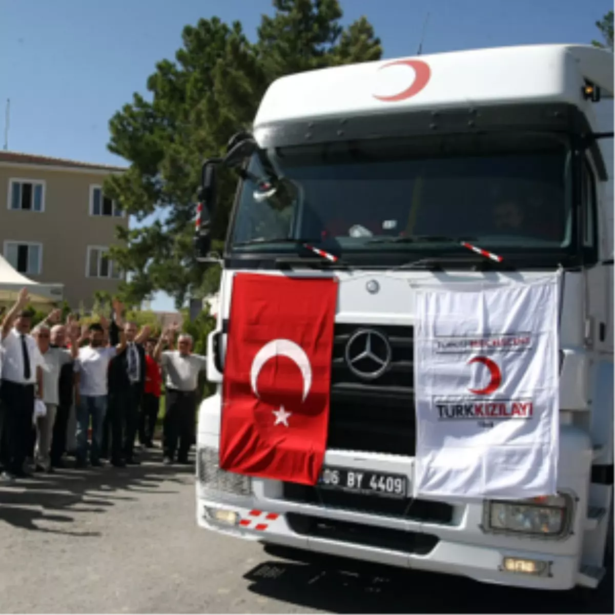 Türk Kızılayı Kırıma Yardım Malzemesi Gönderdi