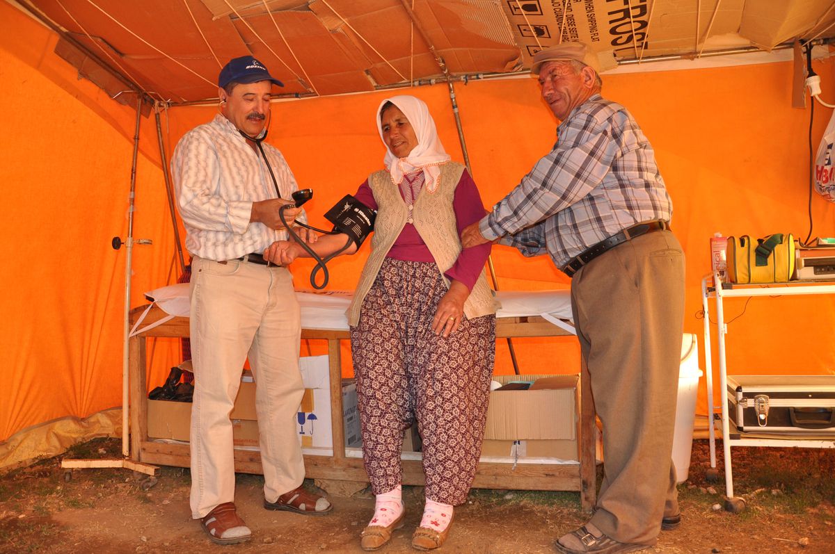 Yörükler İçin Yaylaya Çadır Hastane Kuruldu