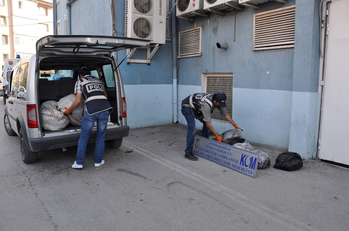 Afyonkarahisar\'da 65 Kilo Kubar Esrar Ele Geçirildi