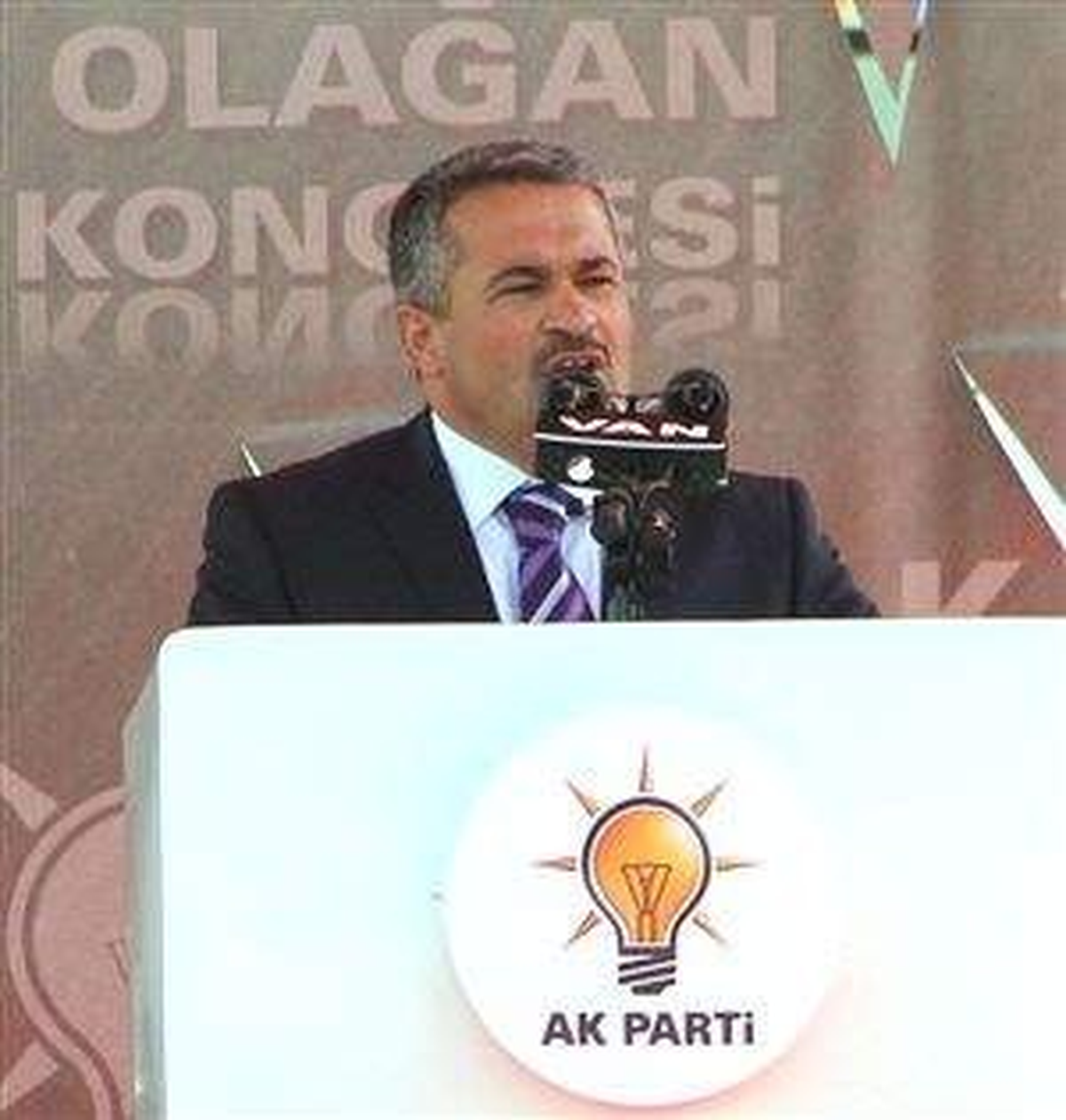 AK Parti\'li Aras\'tan Deprem Süreci Değerlendirmesi