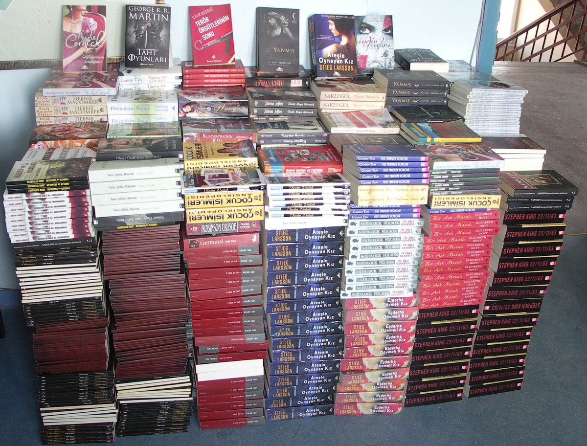 Ankara Emniyeti\'nden Bandrolsüz Kitap Operasyonu