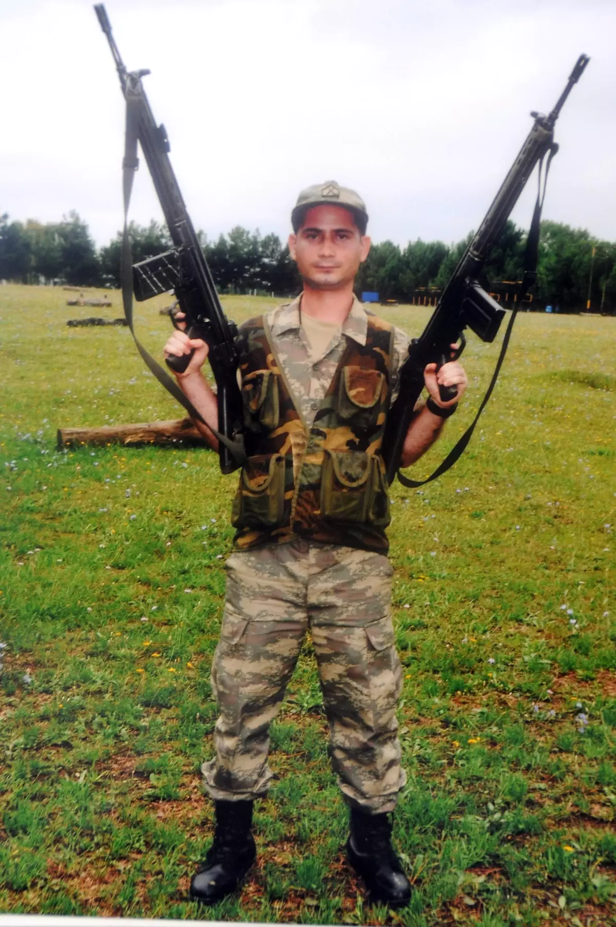 Antalya Şehidine Ağlıyor