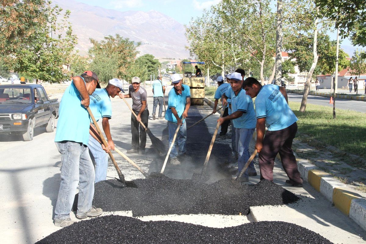 Asfalt Tamiratları Hız Kesmeden Devam Ediyor