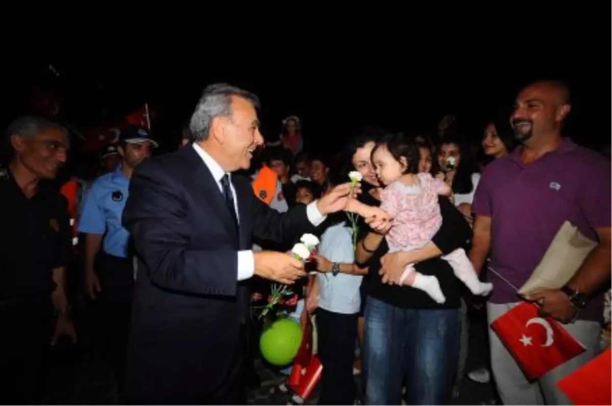 Bayrağını Al da Gel!