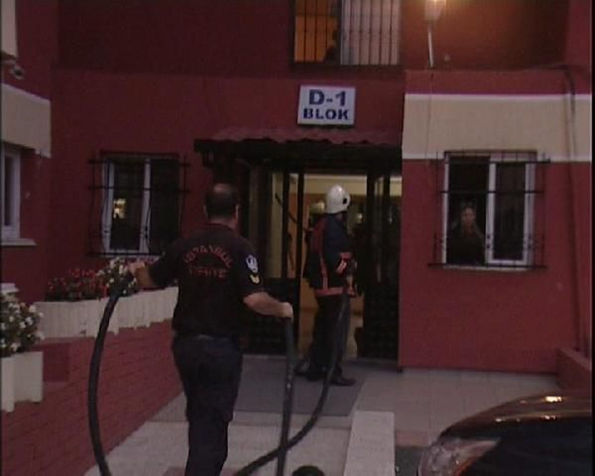 Beşiktaş\'ta Dairede Yangın Paniği