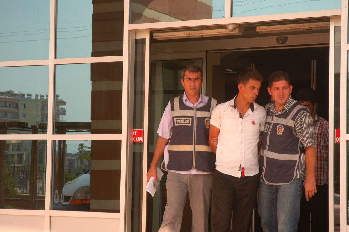 Genç Kızı Sarhoş Edip Sattılar