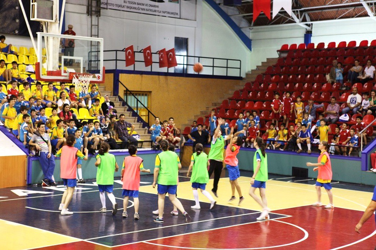Büyükşehir Belediyesi Yaz Spor Okulları Sona Erdi