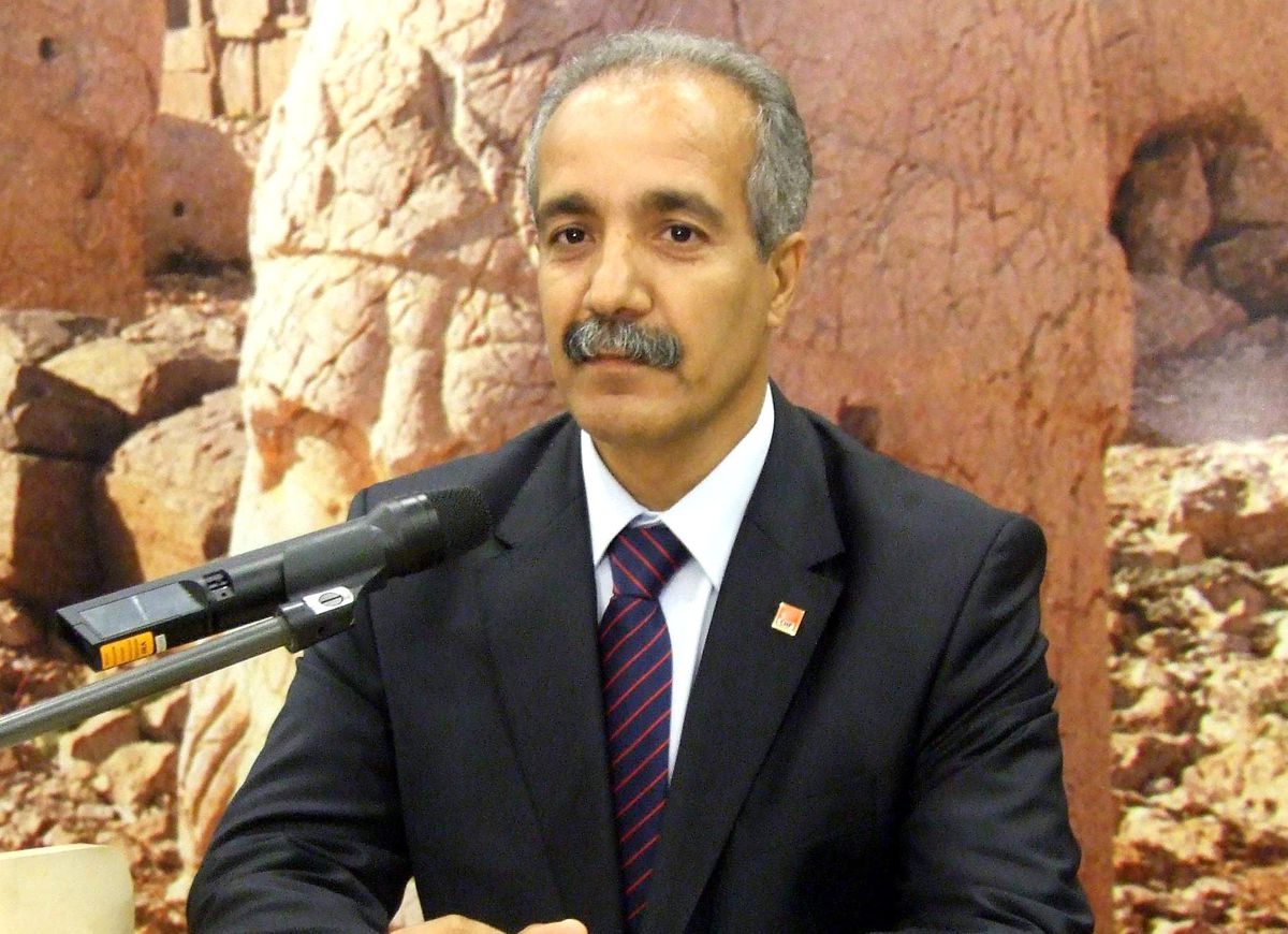 CHP Milletvekili Salih Fırat, Başbakan Erdoğan\'ın Yargıyı Baskı Altına Aldığını Söyledi