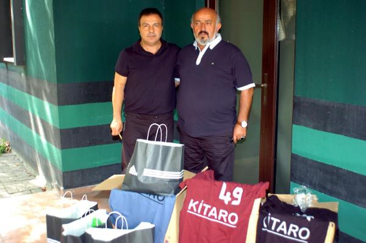 Eski Futbolcusundan Kocaelispor\'a Malzeme Desteği