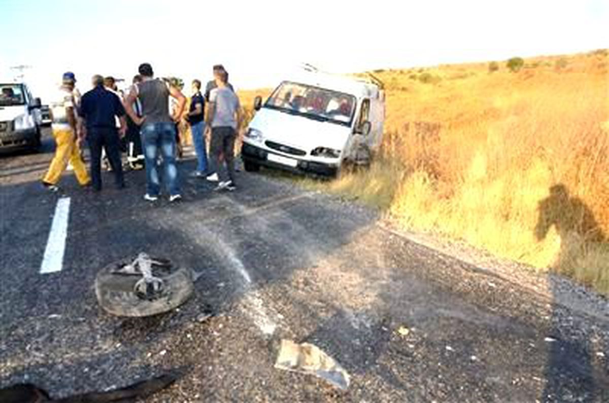 Foça\'da Trafik Kazası: 2 Yaralı