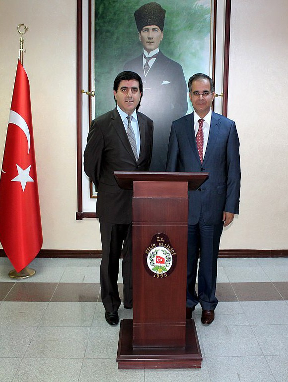 Gap İdaresi Başkanı Sadrettin Karahocalıgil, Vali Tapsız\'ı Ziyaret Etti