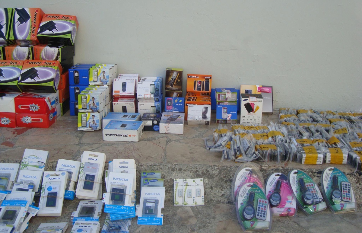 Habur\'da 140 Bin Liralık Kaçak Eşya Ele Geçirildi