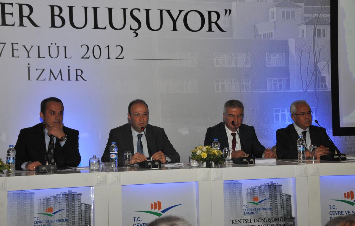 Kentsel Dönüşüm İzmir\'de Konuşuldu