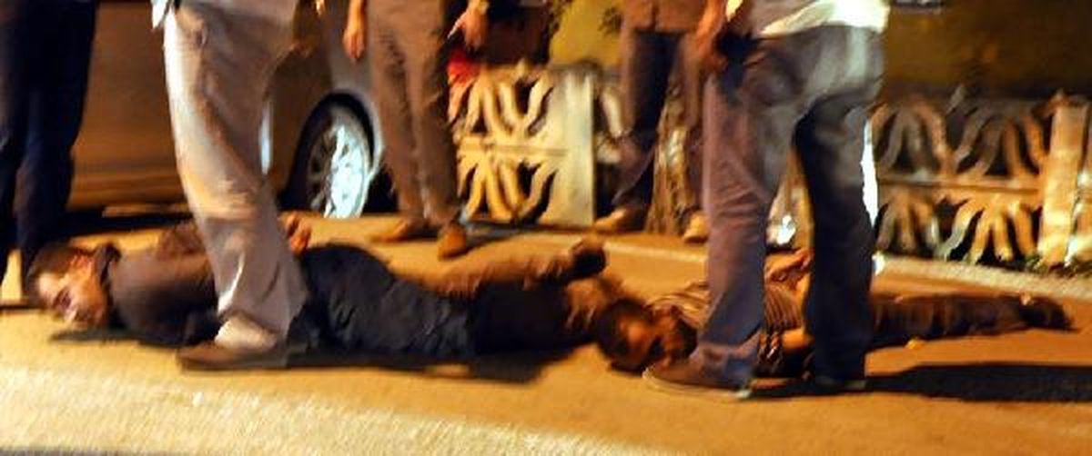 Polise Ateş Açan 2 Kişi Yakalandı