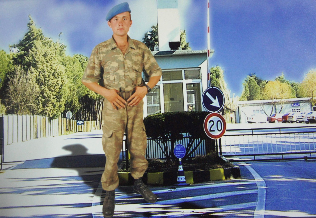 Oğlundan Gelecek İyi Haberi Bekliyor