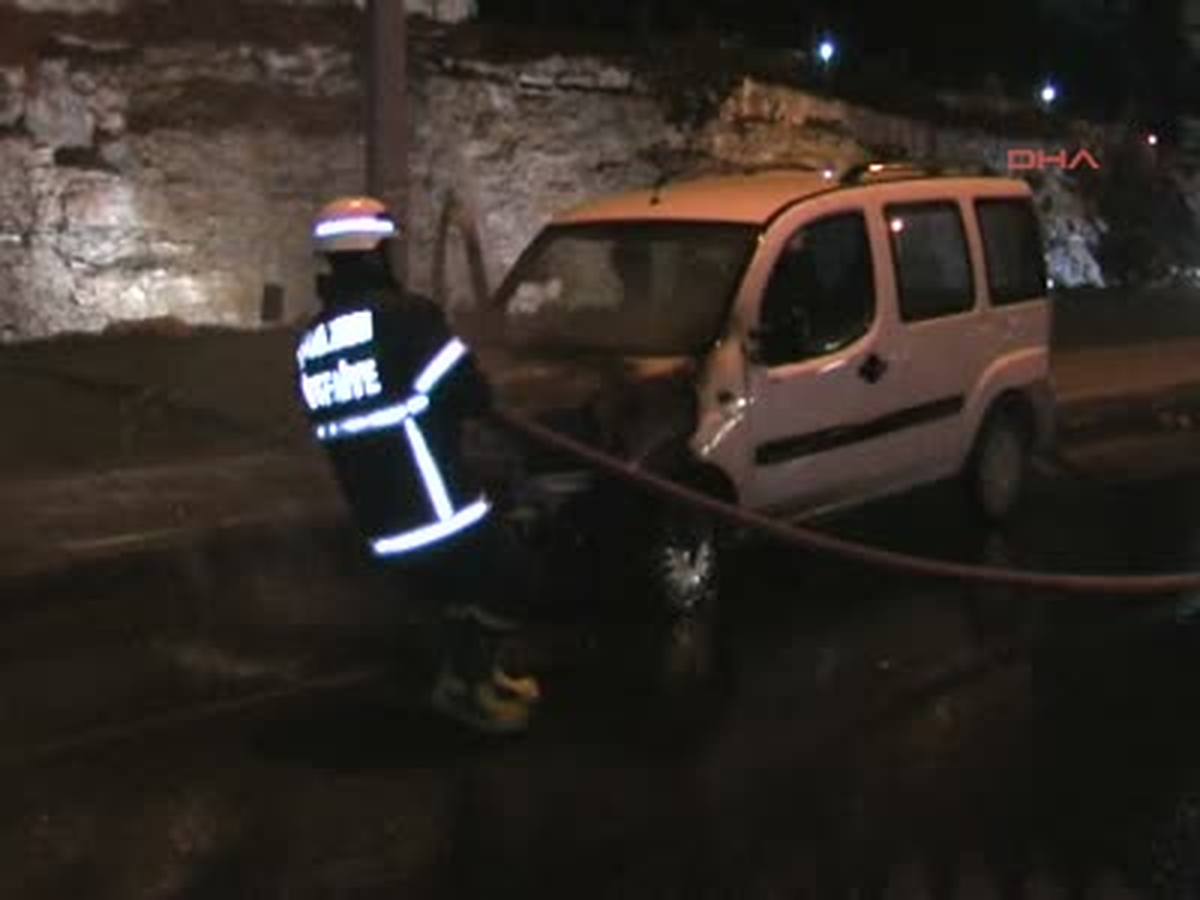 Seyir Halindeki Araç Yandı