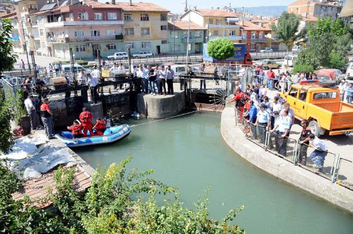 Sulama Kanalında Erkek Cesedi Bulundu