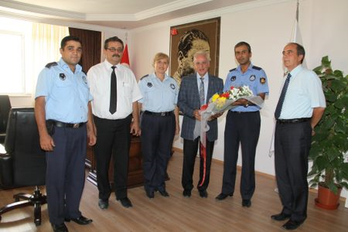 Zabıtalar Başkan Akkaya\'yı Ziyaret Etti