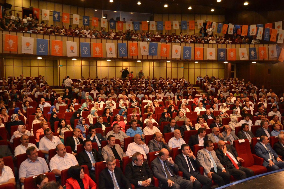 AK Parti\'de İlçe Danışma Meclisi Toplantıları Devam Ediyor
