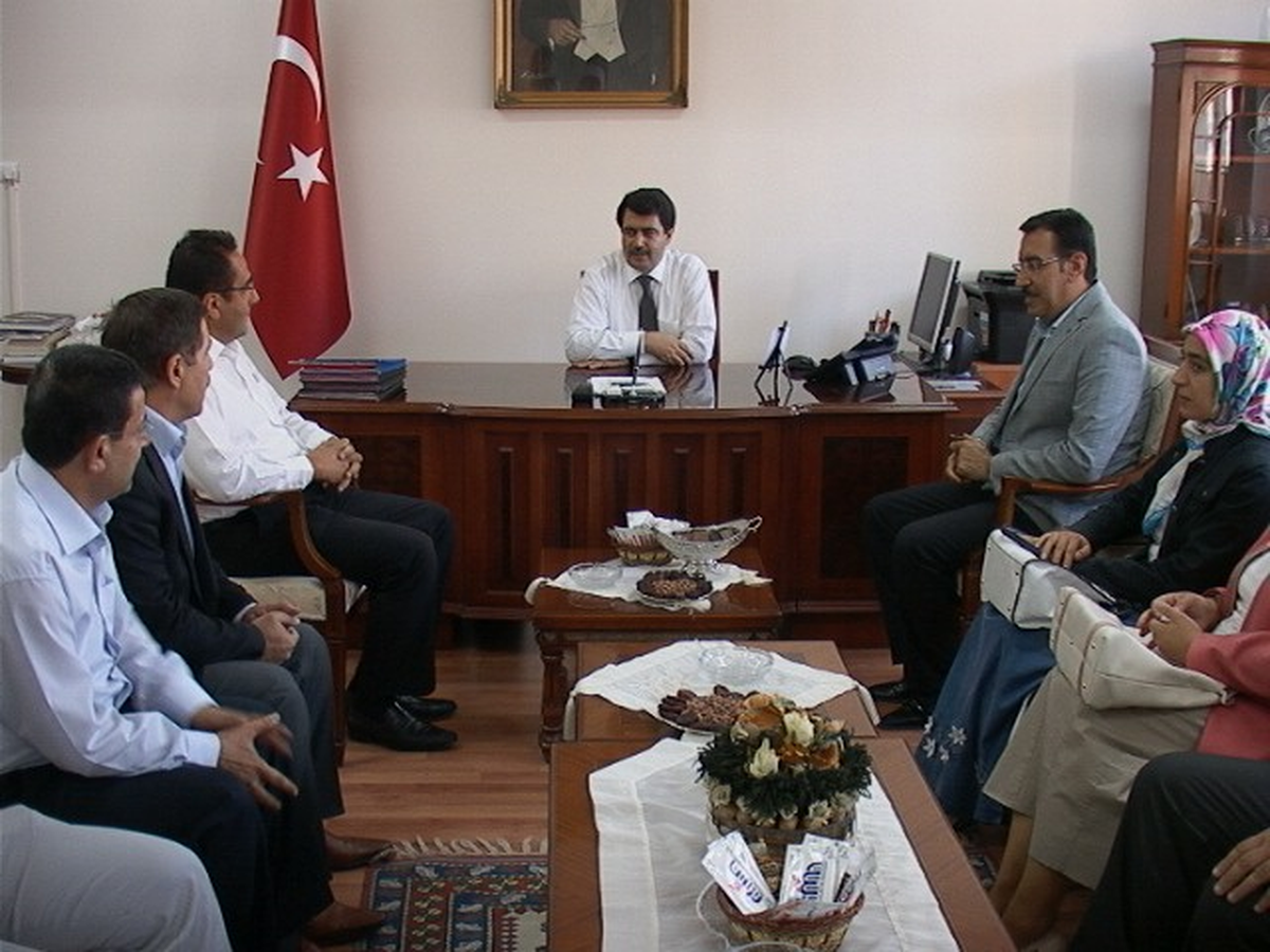AK Parti İl Teşkilatı, Vali Şahin\'e Hayırlı Olsun Ziyaretinde Bulundu