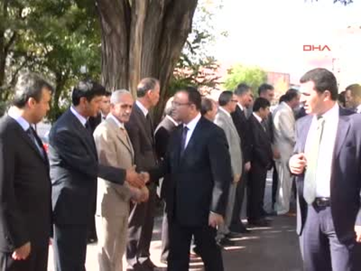 Bekir Bozdağ Valiye Sahip Çıktı