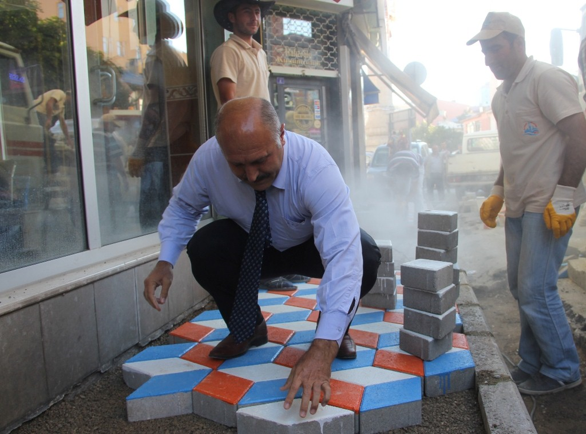 Belediye Başkanı Polat, Parke Dizdi
