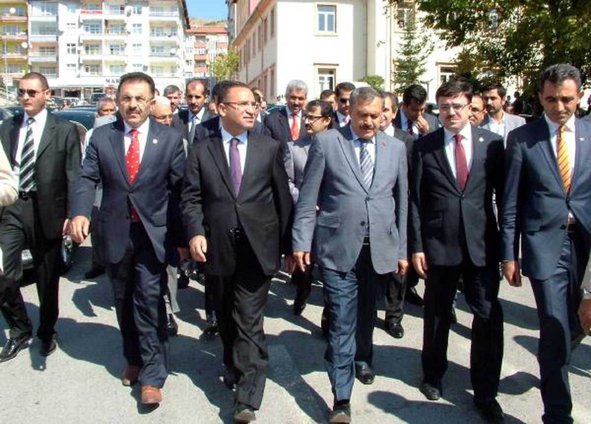Bozdağ: Bakan Eroğlu\'nun Açıklaması ve Afyon Valisi\'nin Yaptığını Çarpıtmak Kimseye Fayda Sağlamaz