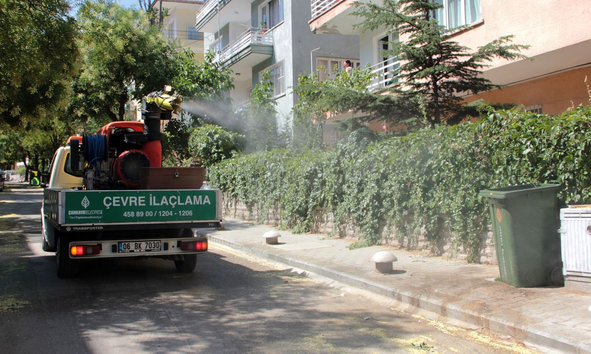 Çankaya\'da İlaçlama Devam Ediyor