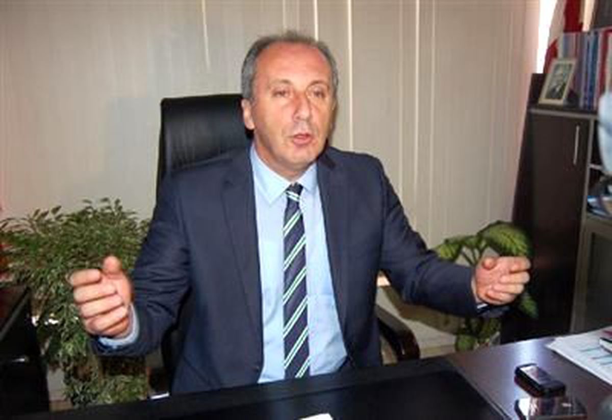 CHP Grup Başkanvekili İnce, Kitabını İmzaladı