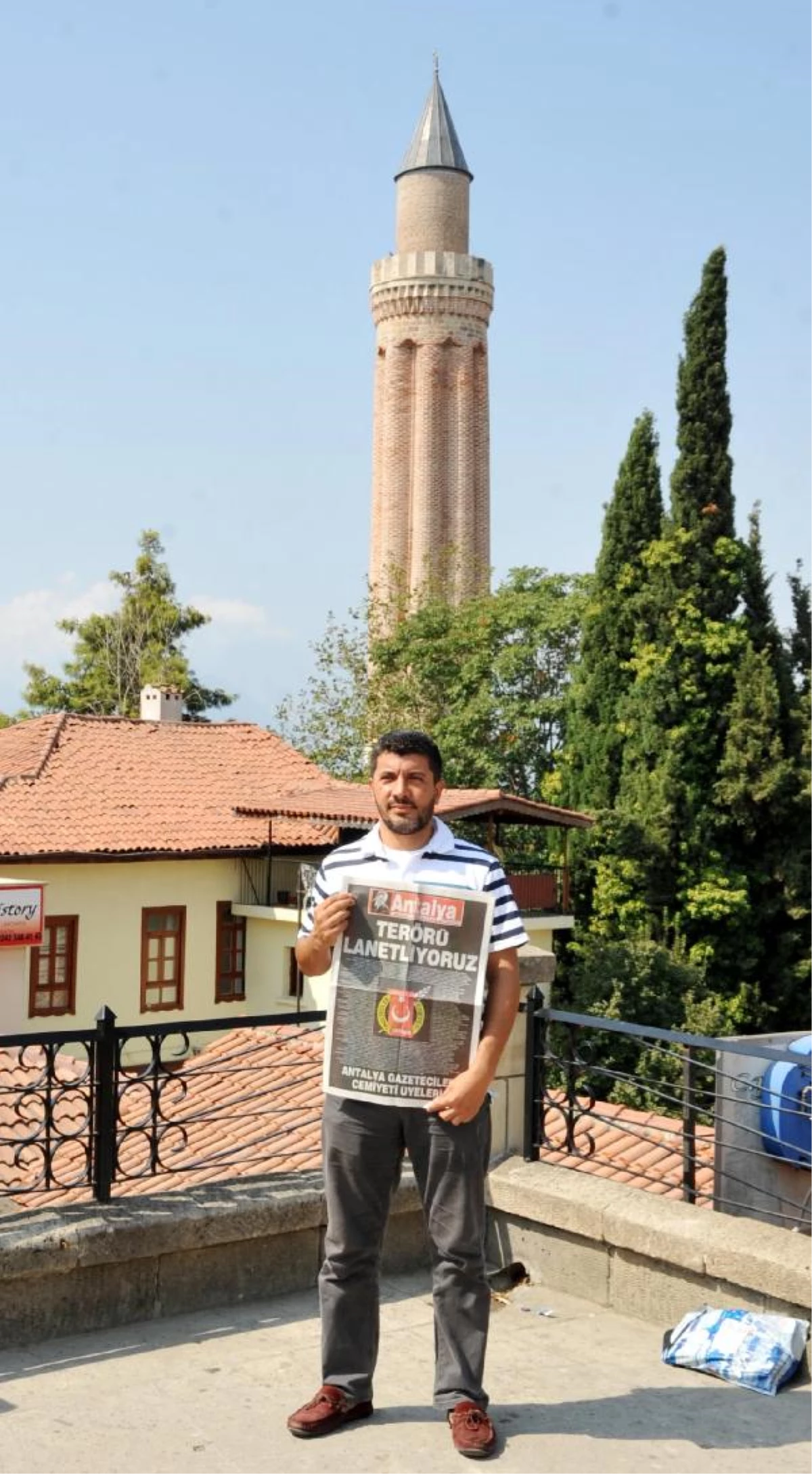 Hıllary Clınton\'u Protesto Eden Muhabir Antalya\'da