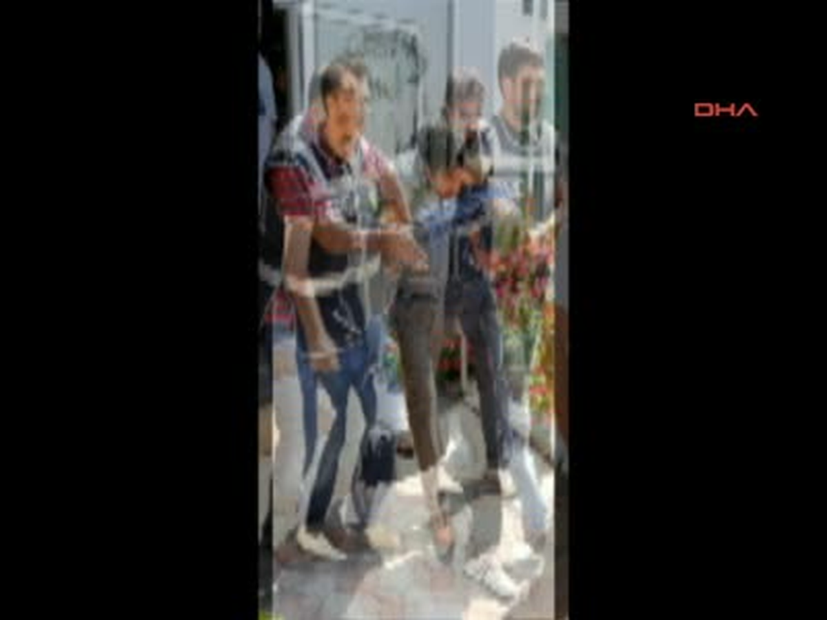 Hırsız, Polisle Çatıştı: 4 Polis Yaralı