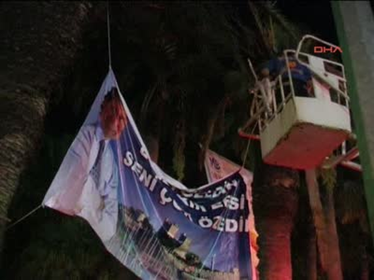 "Bu Sevgiye, Bu Tutsaklık Feda Olsun"