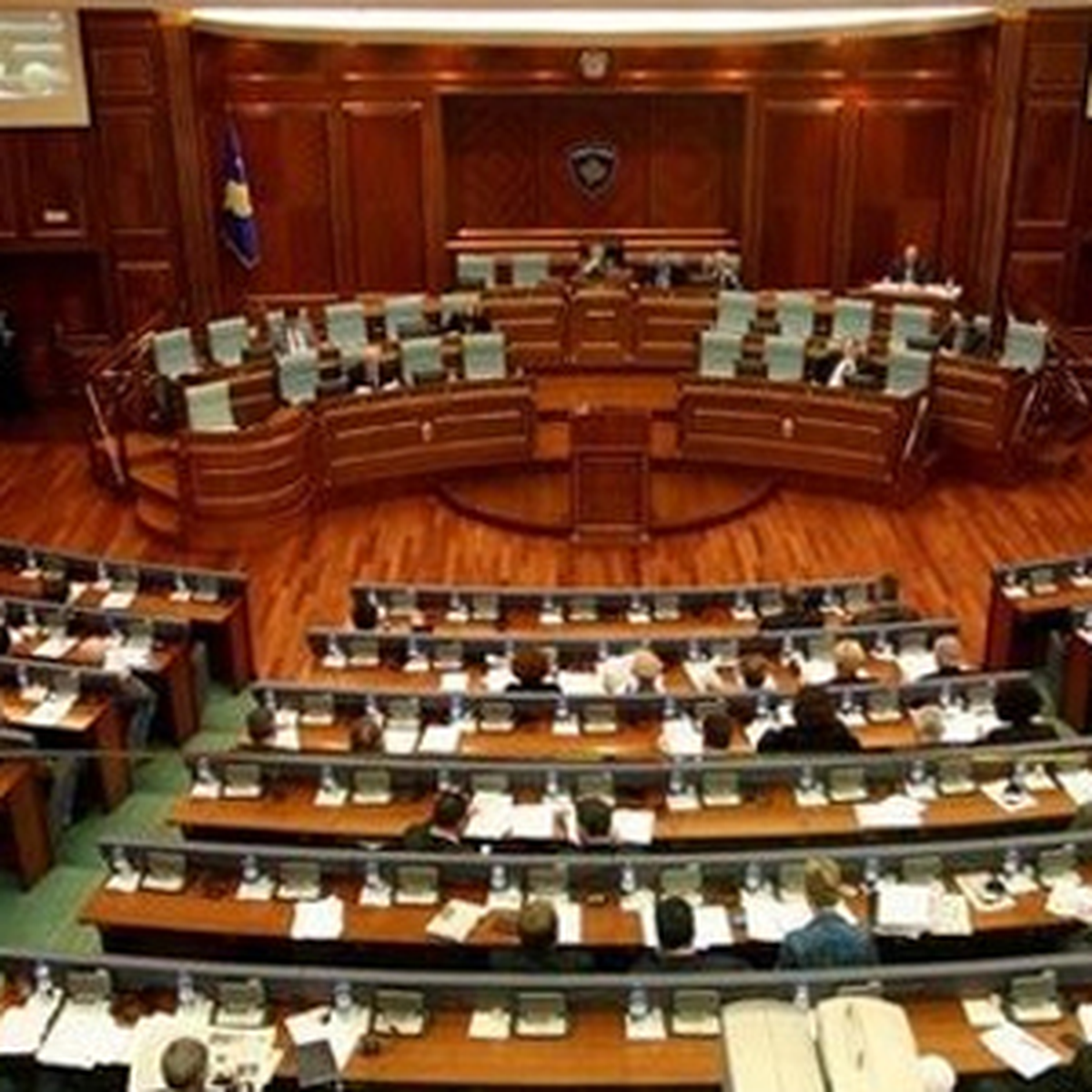 Kosova Meclisi\'nde Tarihi Oylama