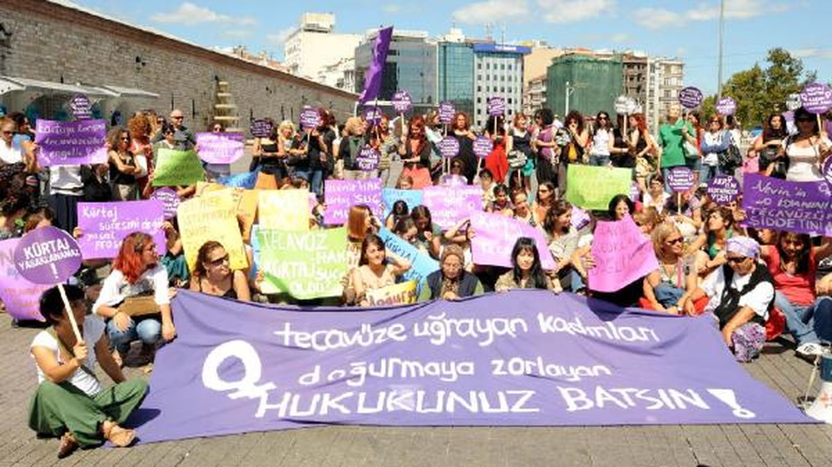 Taksim\'de Kürtaj Haktır, Tecavüz Suçtur Gösterisi