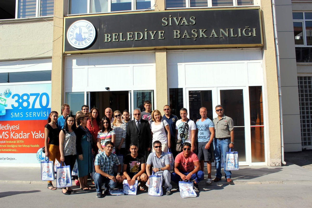 Yabancı Öğrenciler Belediye\'yi Ziyaret Etti