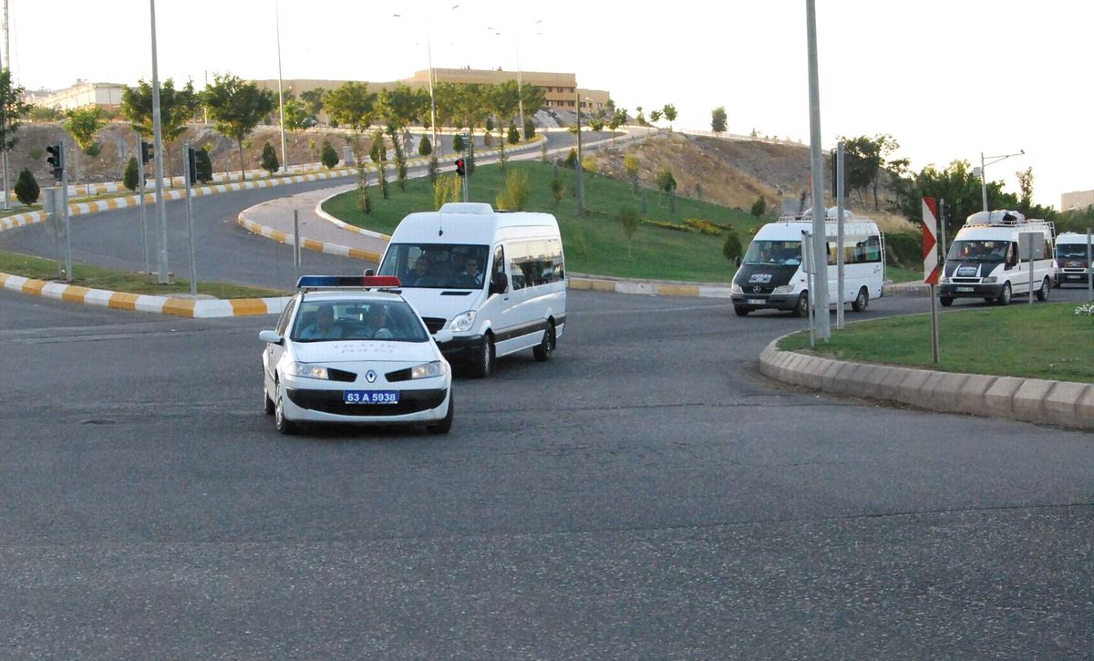Yurt ve Okullardaki Mülteciler, Çadır Kentlere Sevk Edildi