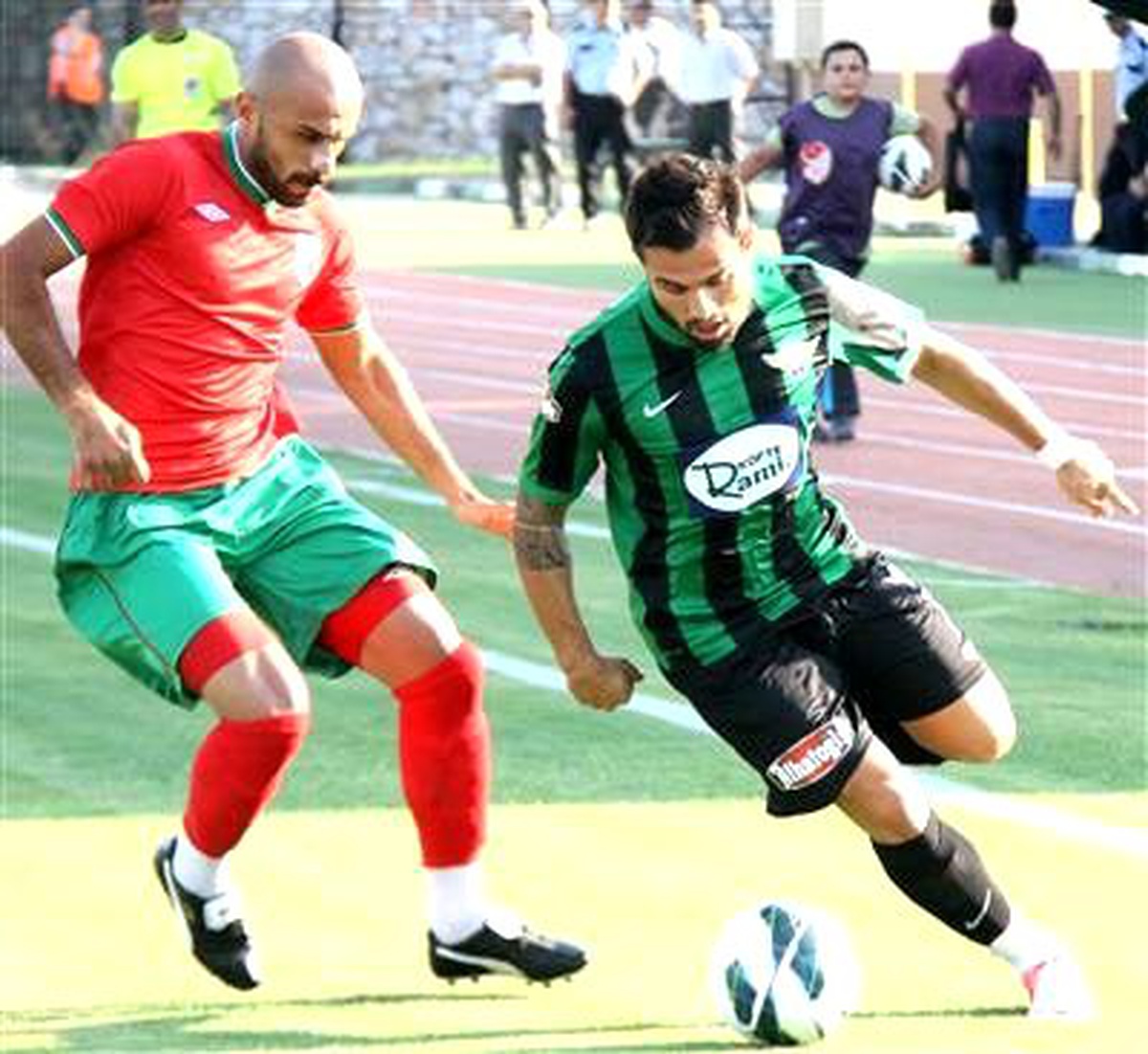 Akhisar Belediyespor, Karşıyaka\'yı 3-0 Yendi