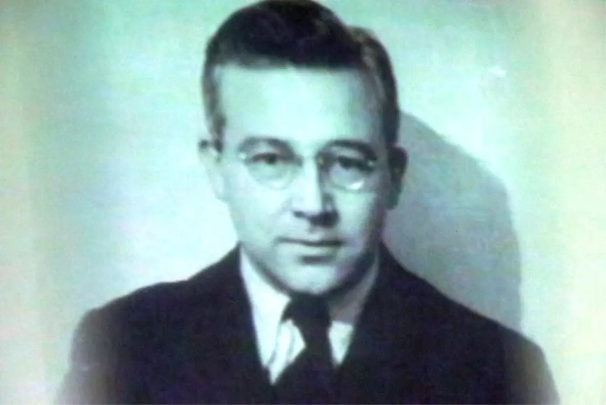 Ayvalık'ta Şair Sabahattin Ali Gözyaşlarıyla Anıldı