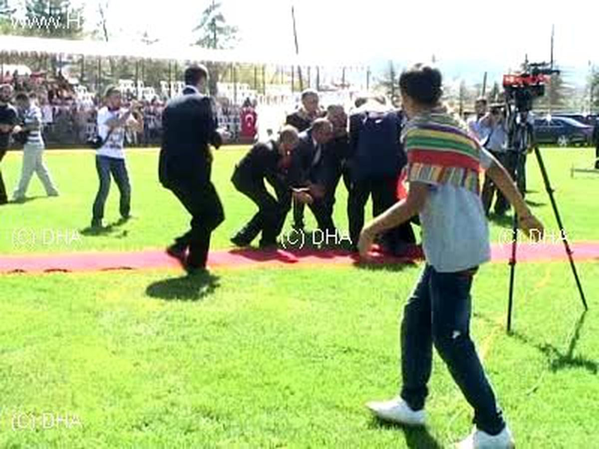 Bahçeli Yüzüstü Yere Kapaklandı