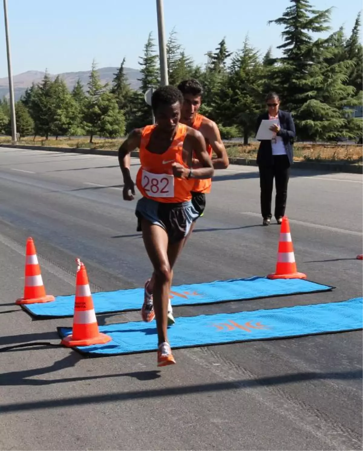 Balıkesir\'de, İsmail Akçay Anısına Maraton