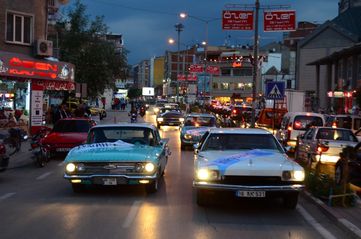 Bu Klasik Otomobiller 83 Yıl Geçmişe Götürüyor