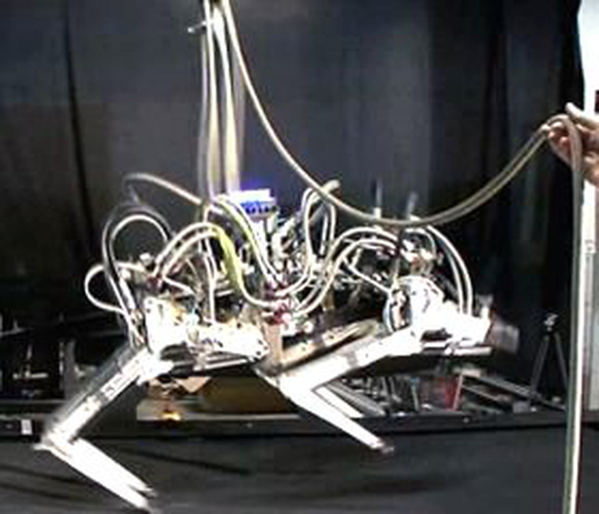 Usain Bolt\'tan Hızlı Koşan Robot