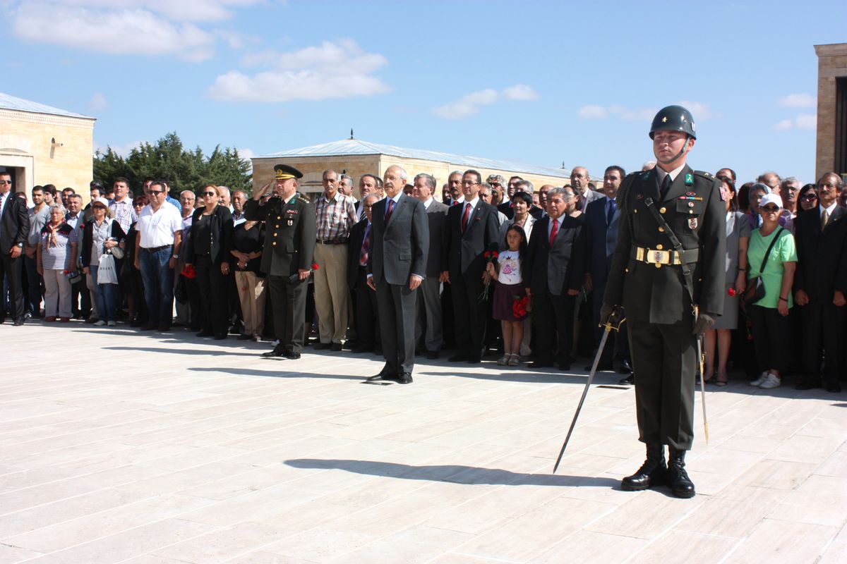 CHP 89. Kuruluş Yıldönümü\'nde Anıtkabir\'de
