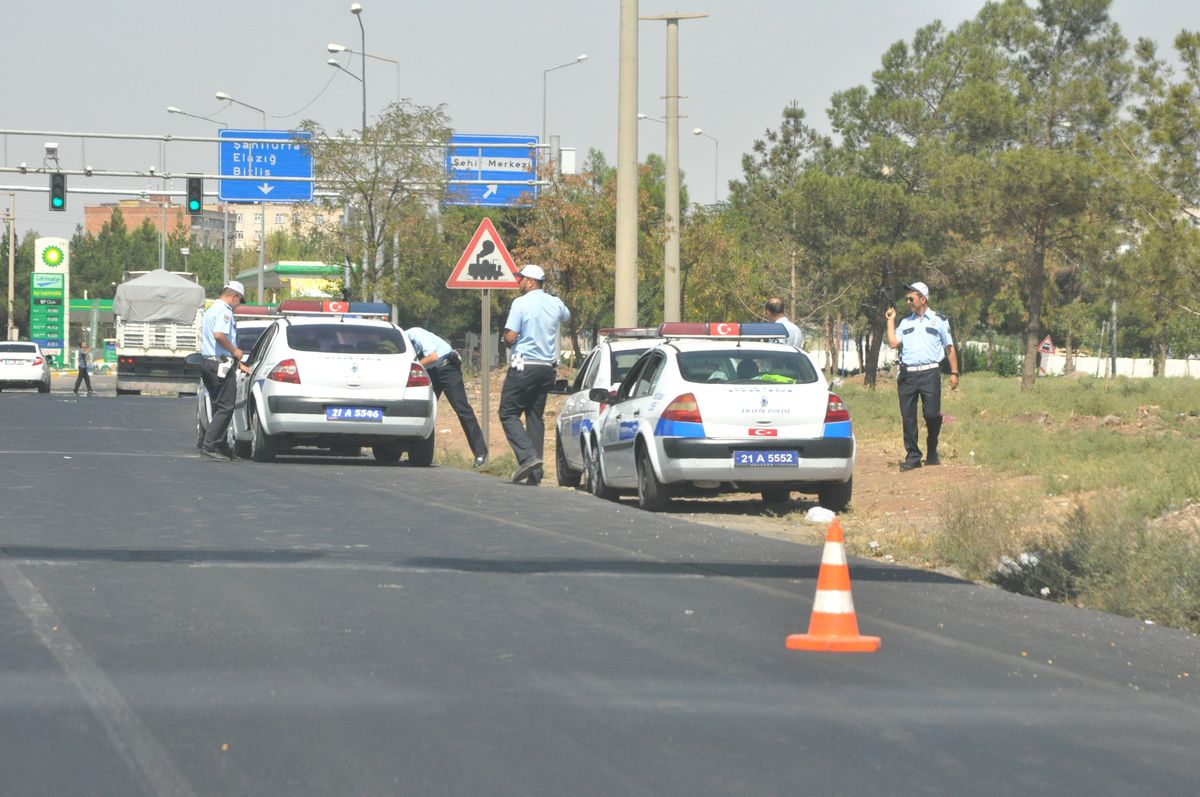Diyarbakır\'da Canlı Bomba Paniği