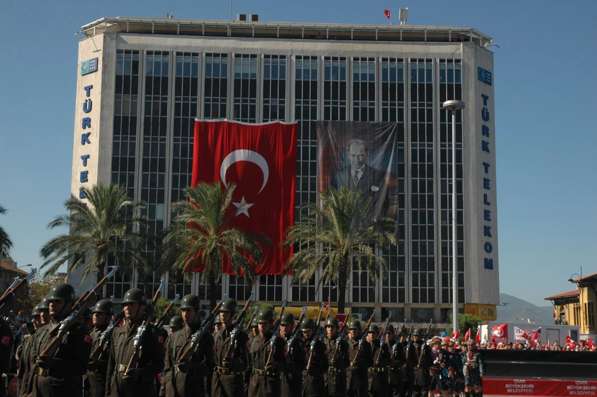 İzmir\'in Düşman İşgalinden Kurtuluşunun 90. Yıl Dönümü