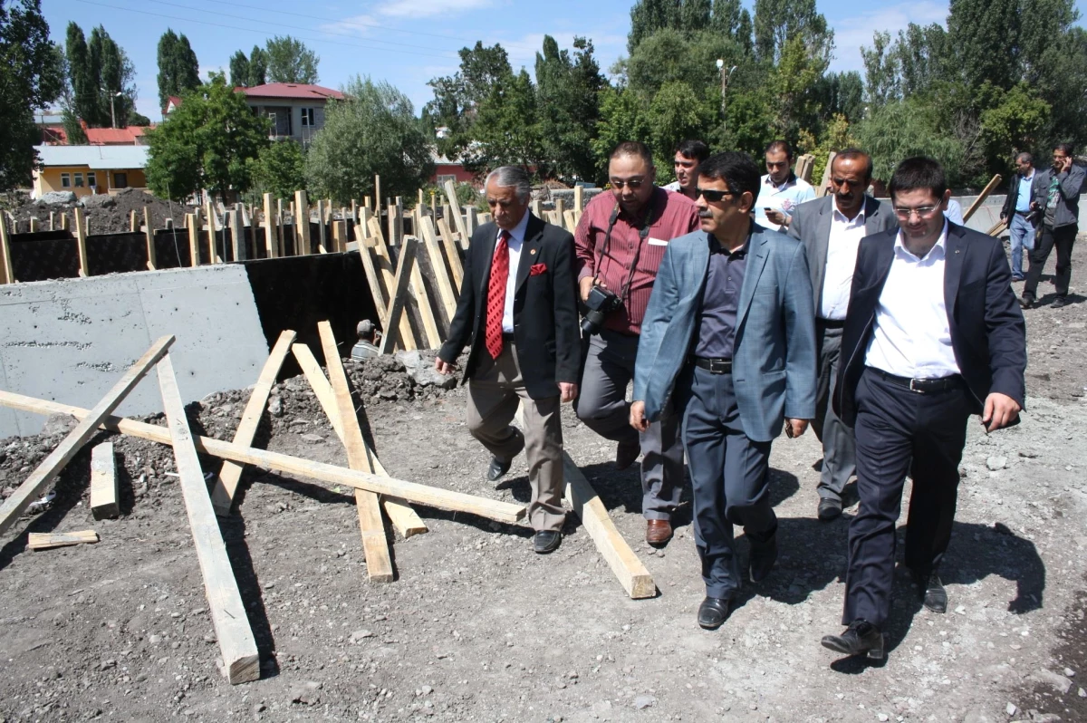 Kars Belediye Başkanı Bozkuş."Bizler Çok Sevdiğimiz Karsımıza Hem Kaliteli Hem Sağlam Hem de Uzun...