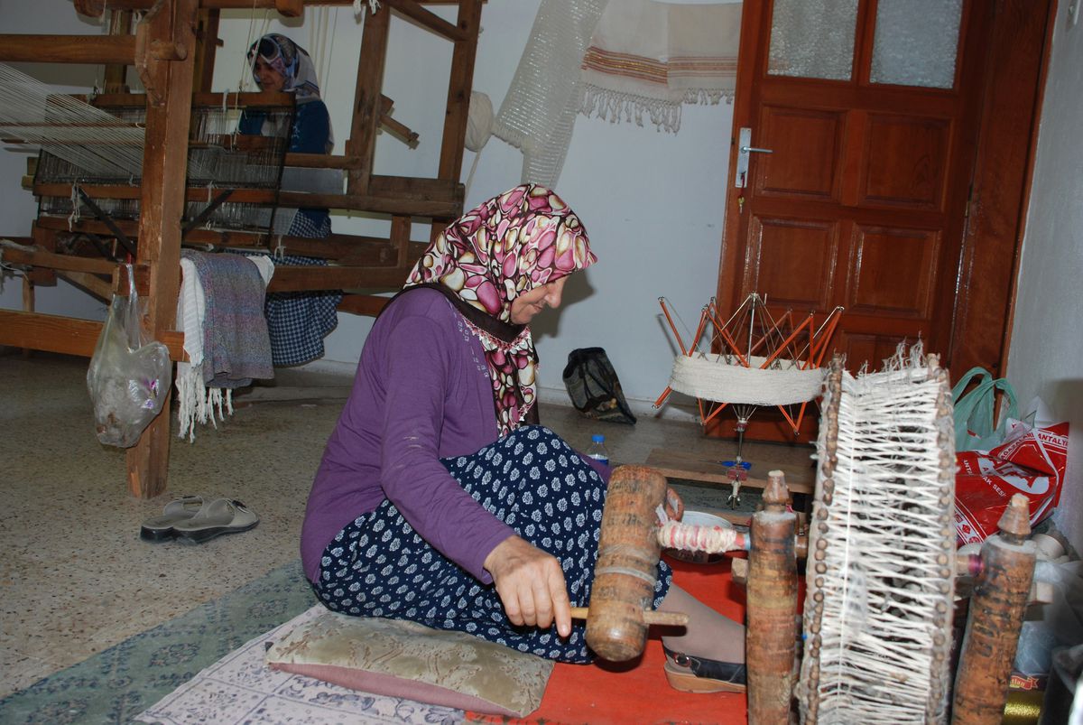 Ormana Başörtüleri İlgi Görüyor