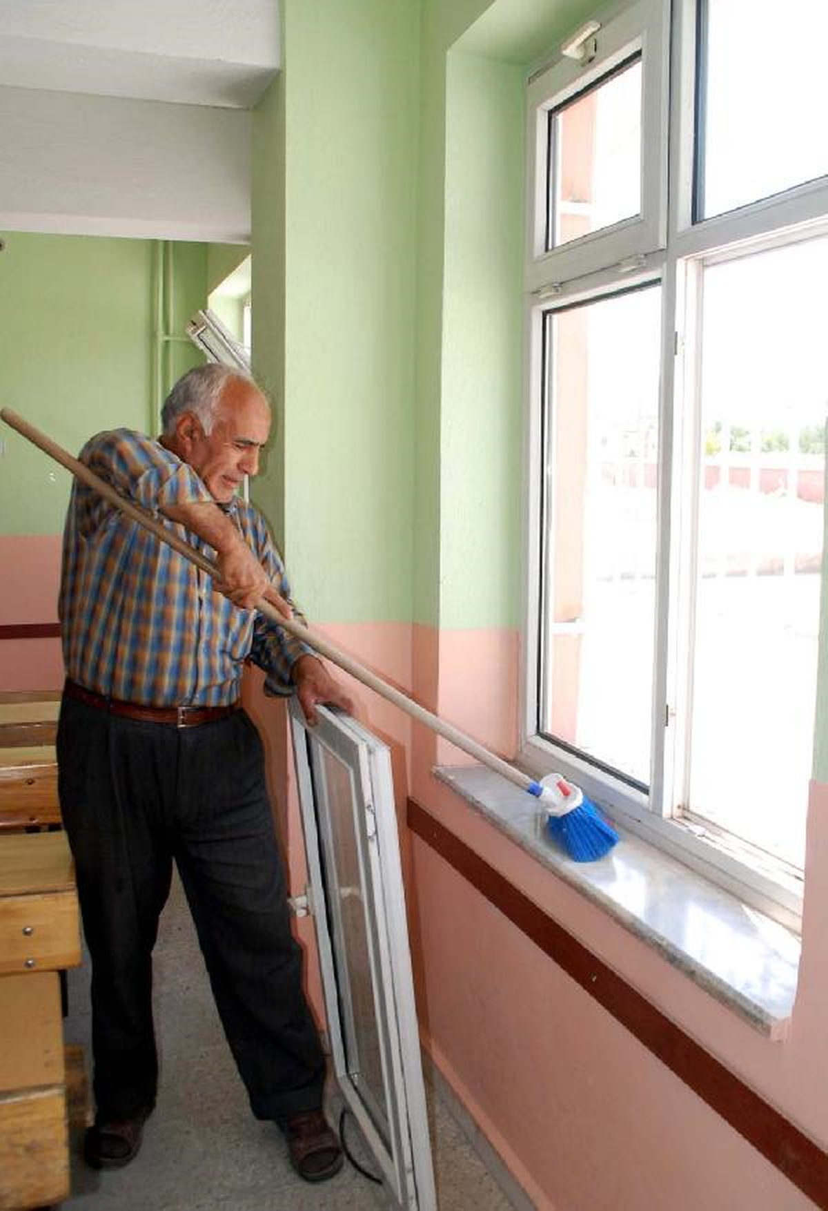 Patlamada 240 Konut ve 16 Araç Hasar Gördü (4)