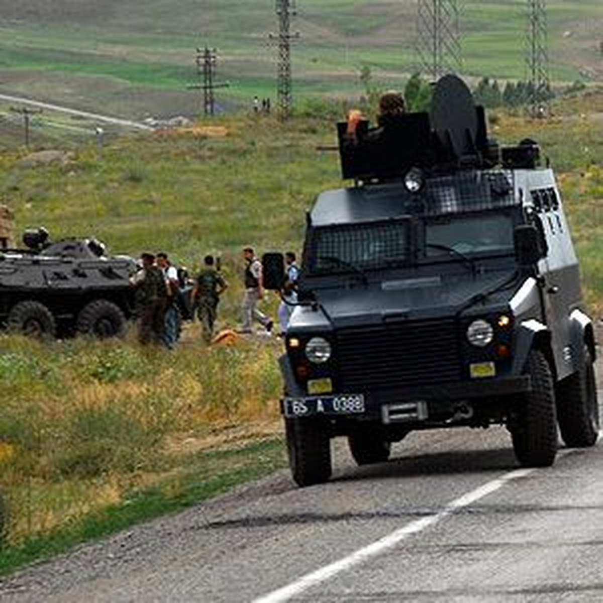 Şemdinli\'de Çatışma: 2 Şehit, 7 Yaralı