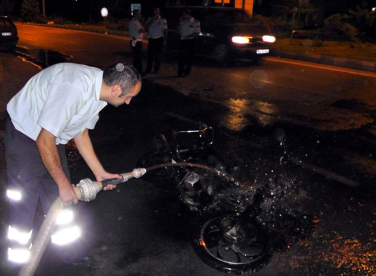 Seyir Halindeki Motosiklet Yandı